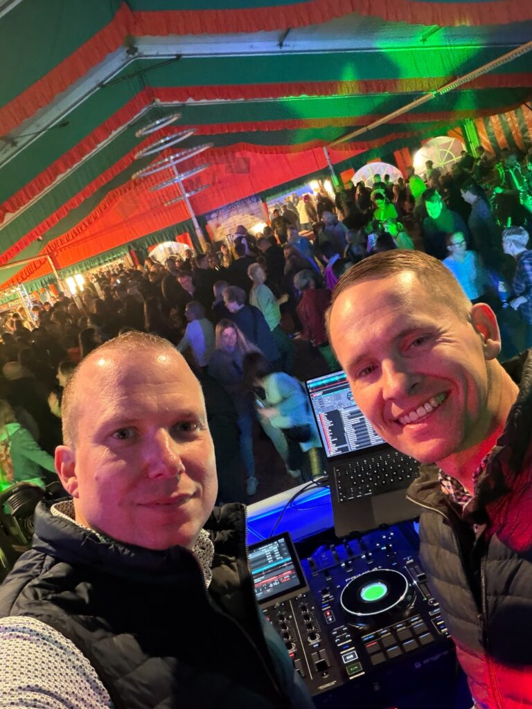 DJ Flechtorf beim Tanz in den Mai 2026